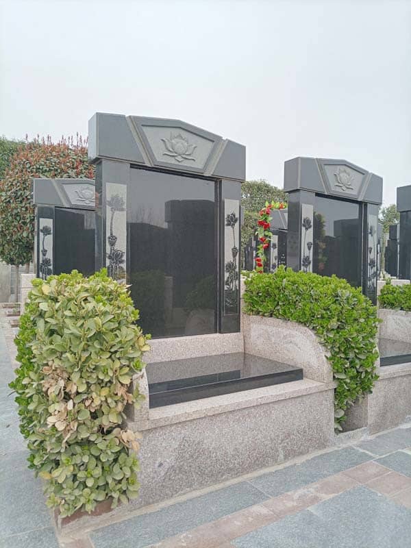 西安漢皇墓園位于哪個具體景區(qū)內(nèi)，其地理位置有何優(yōu)勢？