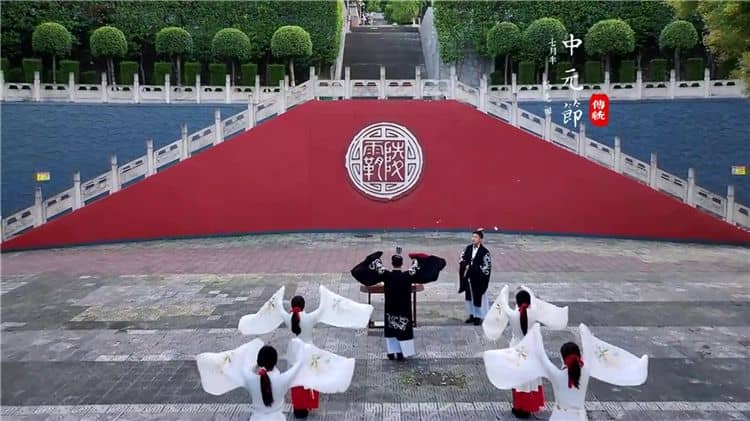 前往西安霸陵墓園新區(qū)交通指南：便捷出行，順利到達