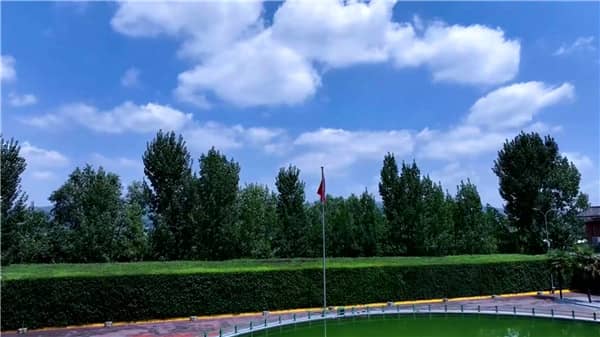 西安市霸陵墓園新區(qū)，銘刻愛與思念