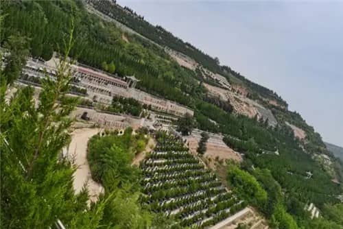 高橋墓園環(huán)境與設(shè)施概覽：山水相依，服務(wù)周到