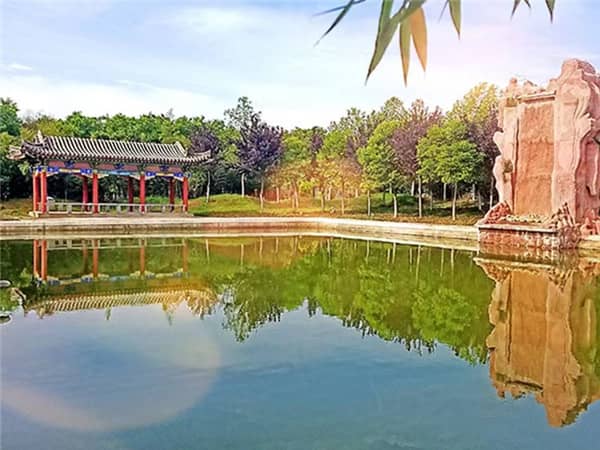 在選擇西安公墓時(shí)，如何平衡位置與性價(jià)比的關(guān)系？