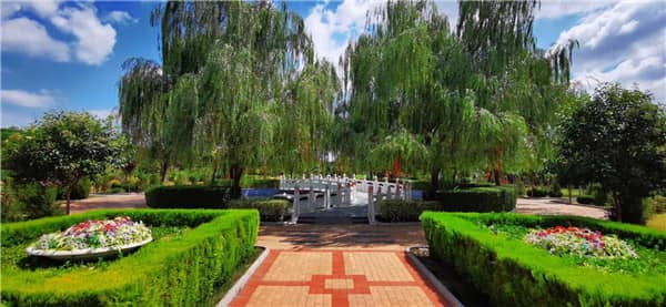 在選擇西安公墓時(shí)，為何建議考慮開(kāi)發(fā)年限較短的陵園？