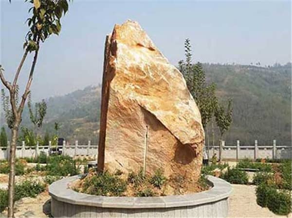 西安公益公墓與西安經(jīng)營公墓在含義和經(jīng)營主體上有何不同？